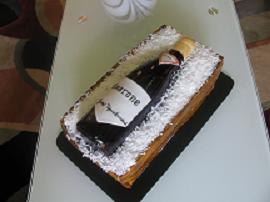 All-edible-wine-bottle-cake